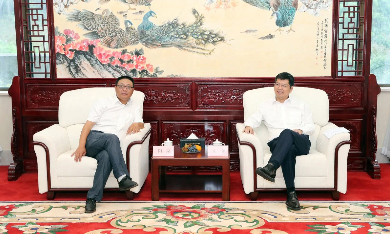 重慶市涪陵區政協(xié)副主席、清溪園區管委會(huì )主任陽(yáng)森考察萬(wàn)豐