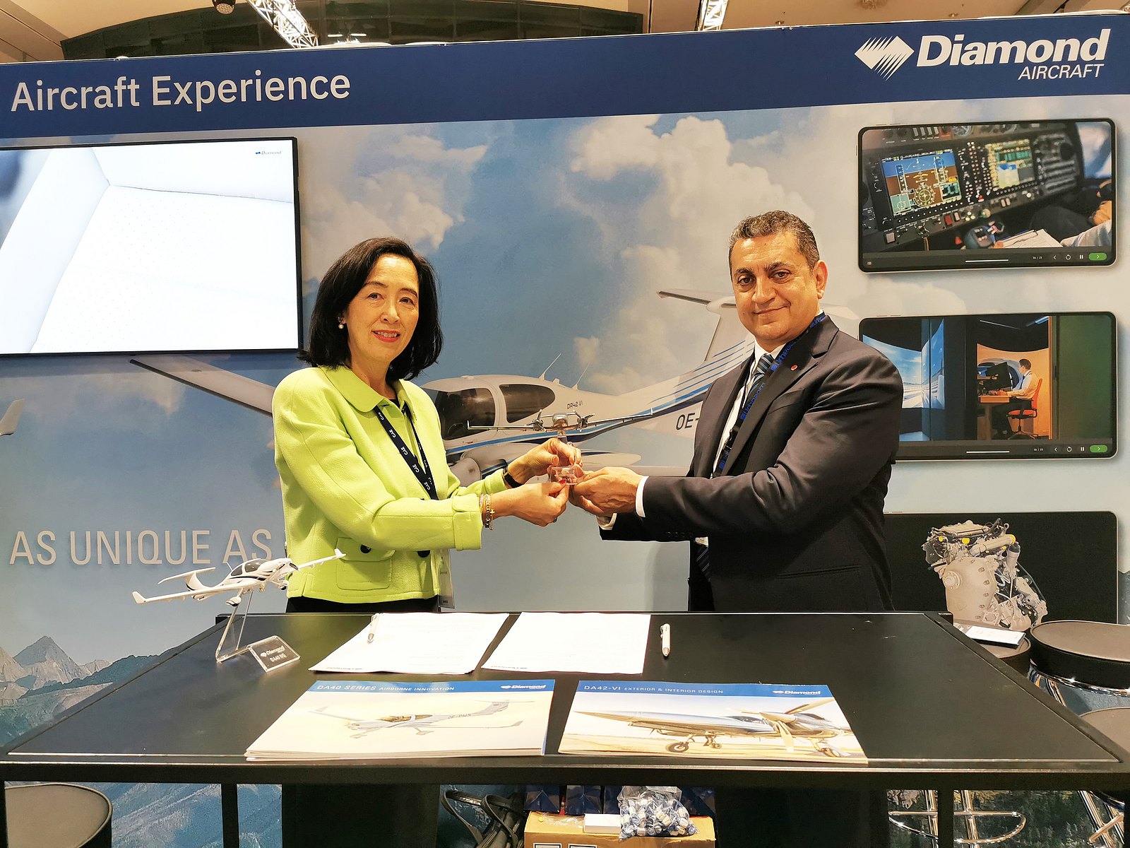 Urbe航校再度購買(mǎi)萬(wàn)豐鉆石飛機